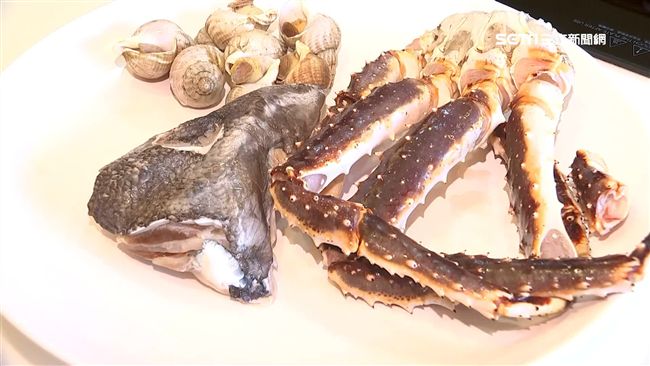 瘋烤海鮮！魚下巴、海螺、蟹腳這樣烤