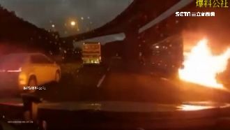 開氮氣加速？國道客運車尾狂噴火