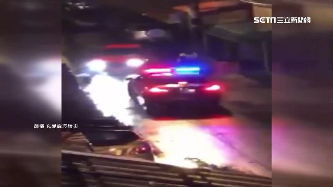 2男偷車遭盤查　拒捕開車撞警員