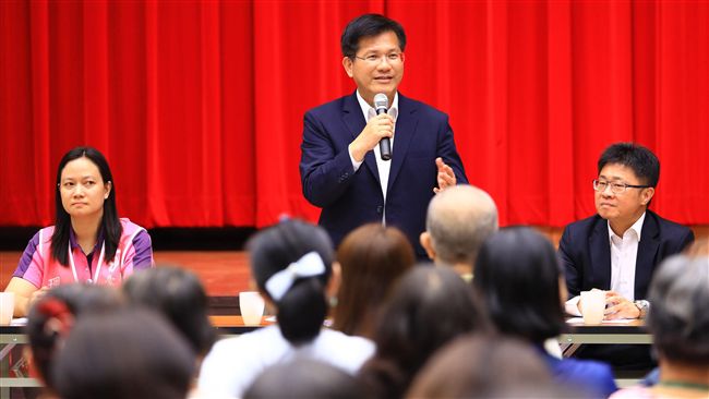 日間托育費用上限　將對保母更加友善