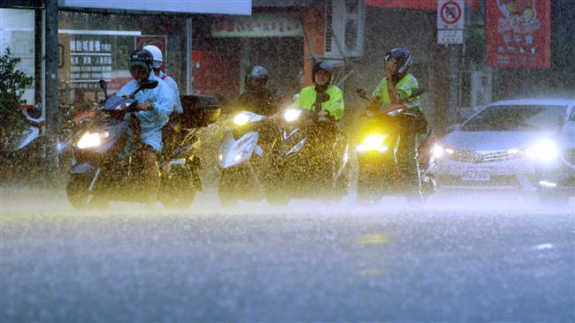 北北基13行政區淹水一級警戒！