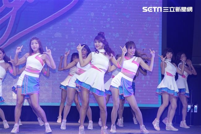 「LamiGirls」2018全新單曲 Love Me More 新歌發表。（記者邱榮吉/攝影）