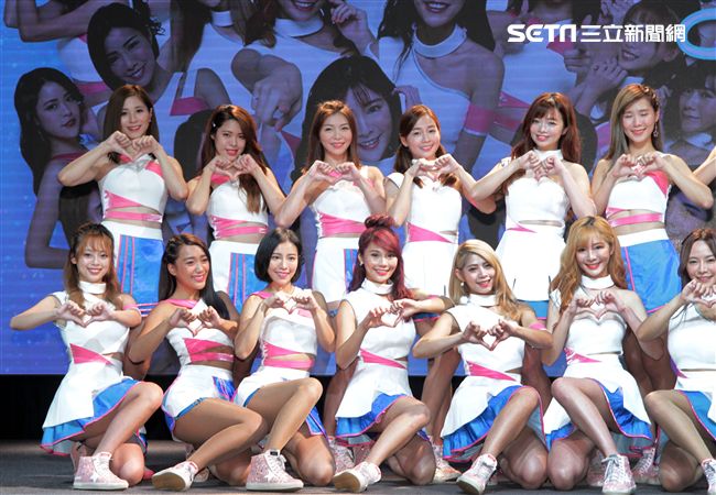 「LamiGirls」2018全新單曲 Love Me More 新歌發表。（記者邱榮吉/攝影）