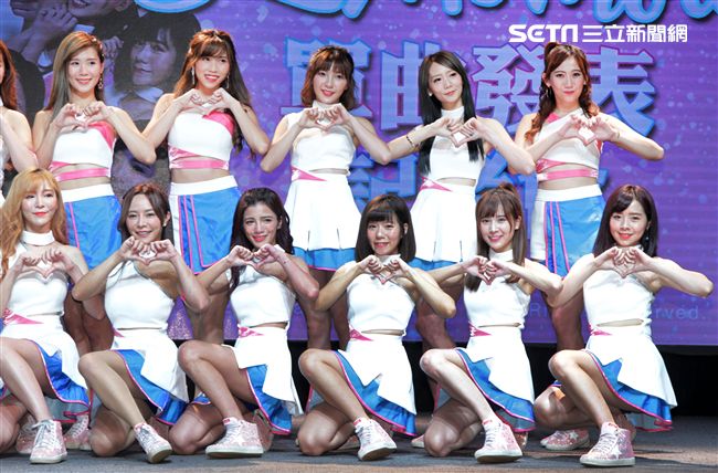 「LamiGirls」2018全新單曲 Love Me More 新歌發表。（記者邱榮吉/攝影）