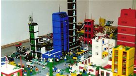 網友無奈存款少，只買得起樂高。（示意圖／翻攝自維基百科）