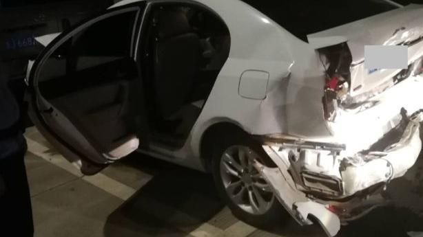 男子疑被戴綠帽　酒後衝動撞爛情敵車