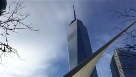 浴火重生  世貿大樓仍有餘悸911恐攻後重建的世貿大樓矗立華爾街金融圈，是紐約浴火重生的精神地標。中央社記者黃兆平紐約攝  106年12月12日
