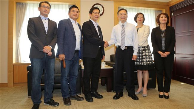 批藍營民調抹黑　6綠委赴檢察署檢舉