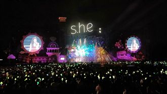 SHE慶生搞內鬨！Ella誤架拐子