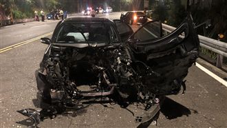 2賓士高速對撞　結果是...