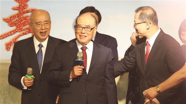 郝柏村結縭68載妻病逝　兒懇辭輓聯