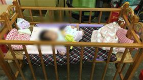 木頭嬰兒床、舊式嬰兒床、洗澡盆／臉書爆廢公社