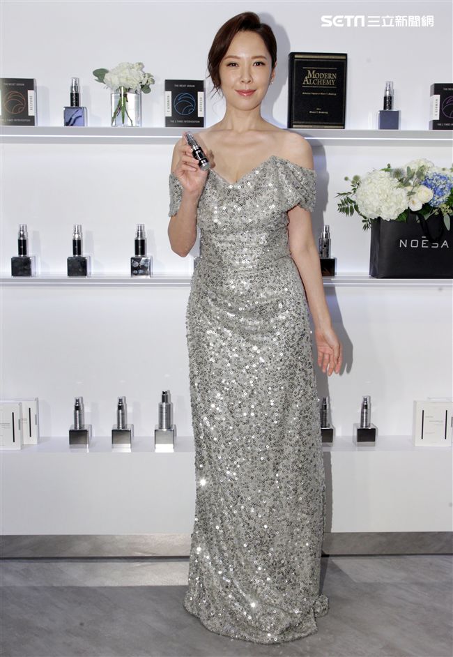 天心婚後很幸福分享回春奧秘。（記者邱榮吉/攝影）