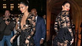 卡戴珊小妹透視裝跑趴　粉紅點點任看
Kendall Jenner,透視裝,露點
翻攝自推特