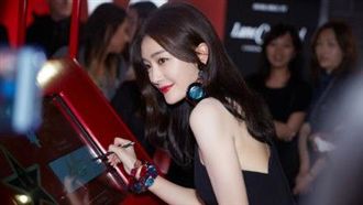 富察皇后開中門吸金　她聞體香讚想追