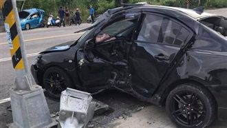 屁孩開直播飆速撞車　網友痛批「蠢」