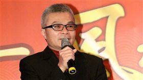 資深製作人呂燁濱病逝　享壽60歲資深製作人呂燁濱1日早上病逝於雙和醫院，享壽60歲。圖為呂燁濱過去出席戲劇「風水世家」殺青酒。（民視提供）中央社記者江佩凌傳真　107年8月1日