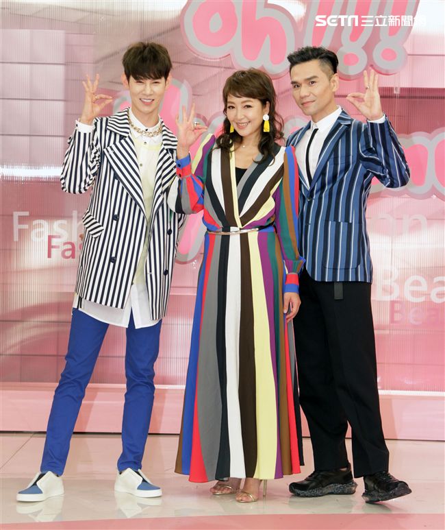 「拜託了女神」主持人夏和熙、路嘉怡、KEVI老師。（記者邱榮吉/攝影）