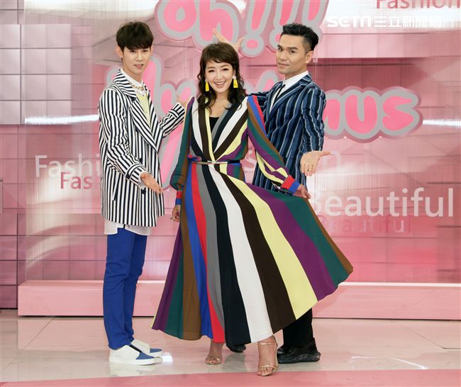 「拜託了女神」主持人夏和熙、路嘉怡、KEVI老師。（記者邱榮吉/攝影）