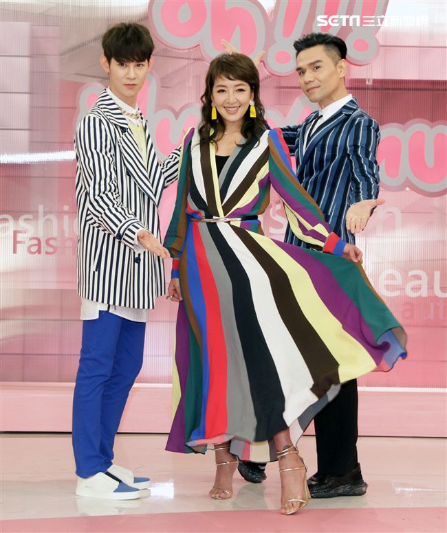 「拜託了女神」主持人夏和熙、路嘉怡、KEVI老師。（記者邱榮吉/攝影）