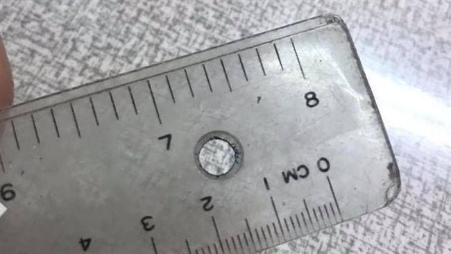 為何直尺上有小洞？不是拿來畫圈　用途曝