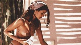 ▲清潔公司推出裸體清潔服務。（圖／翻攝自Bare All Cleaning Service