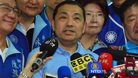 侯友宜：蔡總統應說清楚還有多少張天欽們國民黨新北市長參選人侯友宜（前中）13日針對促進轉型正義委員會副主委張天欽失言事件表示，促轉會變成剷除異己的工具，到底還有多少「張天欽們」，總統蔡英文應該要站出來說清楚，才對得起當年懷抱理想追求民主的民進黨前輩。中央社記者黃旭昇新北攝　107年9月13日