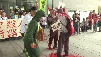 台中幼兒園抗議拆遷　群眾反應激動