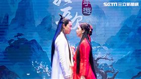 吳慷仁、周曉涵古裝扮相出席手遊活動。（圖／艾玩天地）