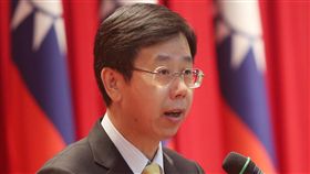 新任行政執行署長呂文忠法務部16日舉辦行政執行署、廉政署、法制司3位首長交接典禮，新任行政執行署長呂文忠（圖）上台致詞，表達對未來工作的期許。中央社記者徐肇昌攝  106年10月16日