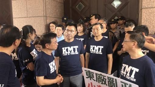 不思檢討的藍委們還有臉衝撞行政院？