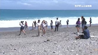 丹娜絲颱風逼近！海巡勸離七星潭遊客