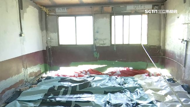 6民宅塌陷又遇山竹　住戶蓋帆布防災