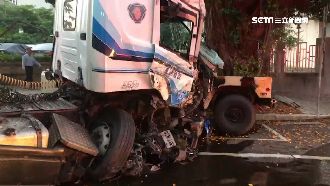 拖板車失控連撞27車　驚見恐怖巧合