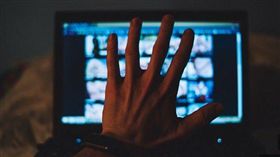 狼父多次性侵自己3名幼女　還拍成影片留念（圖／翻攝自Daily Mail）