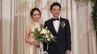 柯佳嬿丟捧花！眾女神就「她」搶贏