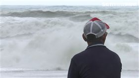 惡浪瞬吞女老師!遺體尋獲 父親悲望!奇蹟沒出現