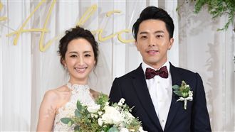 柯佳嬿婚紗後空前露　吻坤達甜喊老公