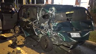 拖板車恐怖連撞　42歲補習班師命危