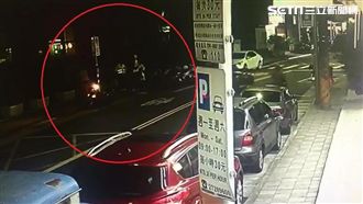 女持刀隨機攻擊路人　姊妹嚇壞忙報警