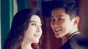 范冰冰婚紗照/李晨。(翻攝微博)