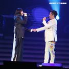 譚詠麟「銀河歲月40載｣世界巡迴演唱會，A-Lin現身兩人合唱「遊子」。（記者邱榮吉/攝影）