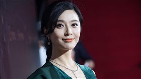 中國稅務總局出重拳　大陸影視圈恐陷逃稅風暴大陸影視圈恐將陷入逃稅風暴。中國國家稅務總局13日印發通知，要求各級稅務機關進一步加強影視行業稅收徵管。被指簽「陰陽合同」涉嫌逃稅的大陸影星范冰冰（圖）首當其衝。（中新社提供）中央社　107年7月13日