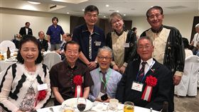 駐大阪辦事處長蘇(啟)誠輕生 謝長廷震驚駐日代表謝長廷（第一排左2）與蘇(啟)誠（第二排正中）6月24日參與旅居沖繩華僑晚宴。（資料照片）中央社記者楊明珠攝 107年9月14日