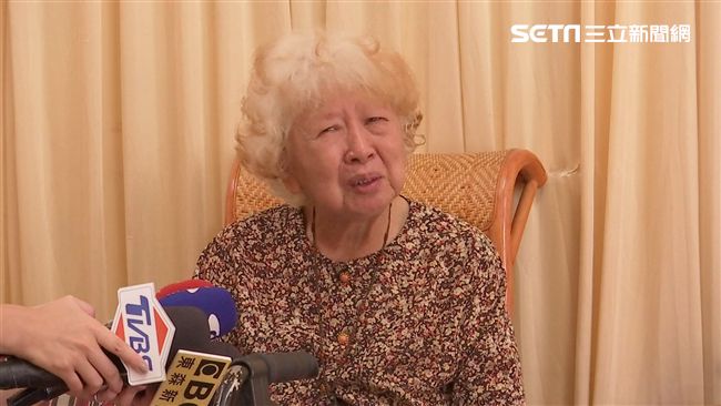 伴夫屍終放手…嬤撫棺：百年後去陪你