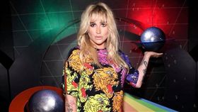 凱莎（Kesha）
臉書