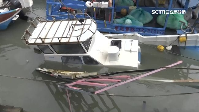 大武漁港船全毀　漁民淚訴「都沒了」