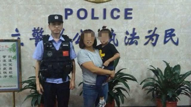 警問父名字　3歲走失女童：叫死胖子