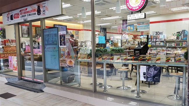 超商店員見OL醉趴　竟凍袂條這樣做