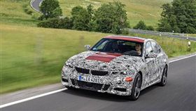 BMW全新3系列偽裝車(圖/翻攝網路)